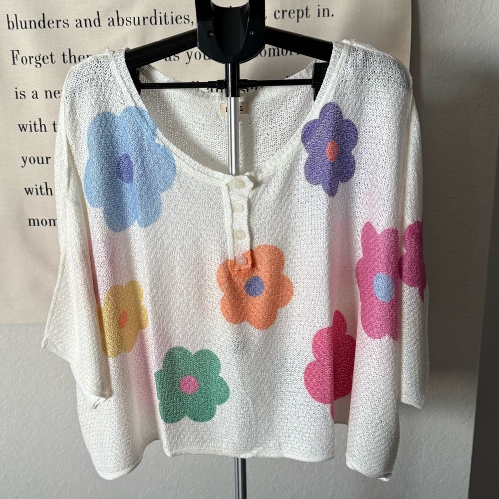 POL Floral Button-Neck White Knit Top with Multicolor Flowers